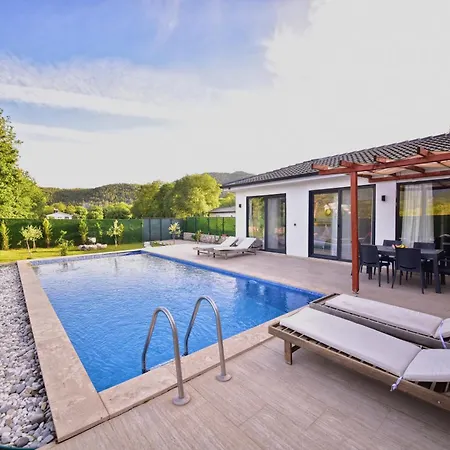 Appartement Kastro *